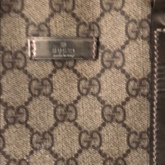 Authentic Gucci - Picture 7 of 8
